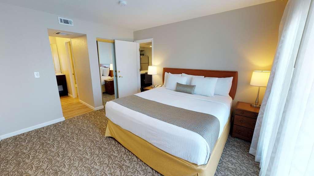 Chase Suite Hotel Newark Fremont Habitación foto